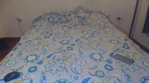 Lucia online show from 10-04-25, 12:19