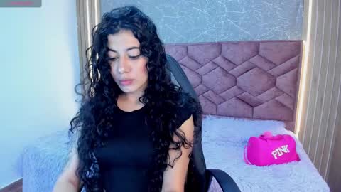 Snapshot of lucy_greys_ chatting on 03-08-25, 10:43 Lucy Greys online show from 03-08-25, 10:43