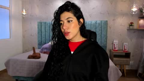 Snapshot of lucy_greys_ chatting on 10-06-25, 11:51 Lucy Greys online show from 10-06-25, 11:51