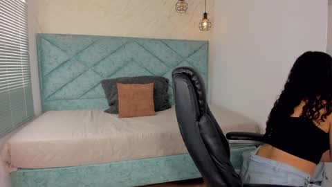 Lucy Greys online show from 02-06-26, 06:33