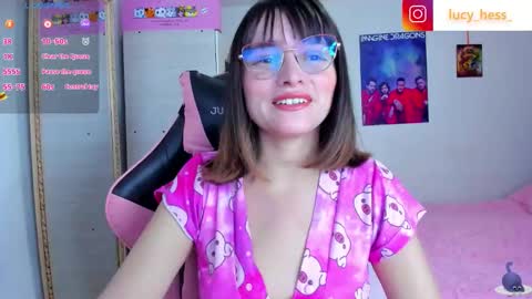 Snapshot of lucy_hess_ chatting on 12-18-25, 05:52 Lucy online show from 12-18-25, 05:52