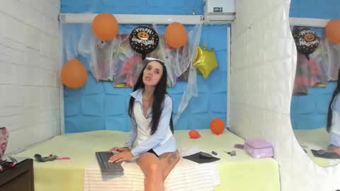 Lucy unlimit come back here  online show from 10-31-25, 02:40