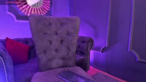 Lucy  online show from 01-11-25, 09:04