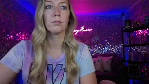 Snapshot of lucyallen4201 chatting on 06-02-26, 01:51 lucyallen4201 online show from 06-02-26, 01:51