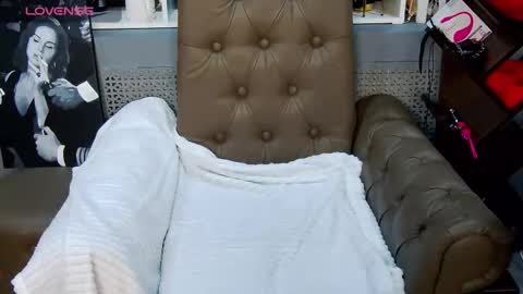 Snapshot of lucybelli chatting on 09-22-25, 01:40 LucyBelli online show from 09-22-25, 01:40