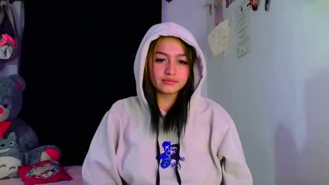 Snapshot of lucycherry__ chatting on 12-10-24, 01:22 LUCIA  online show from 12-10-24, 01:22