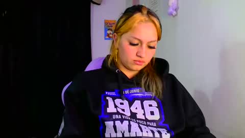 Snapshot of lucycherry__ chatting on 12-31-24, 06:05 LUCIA  online show from 12-31-24, 06:05