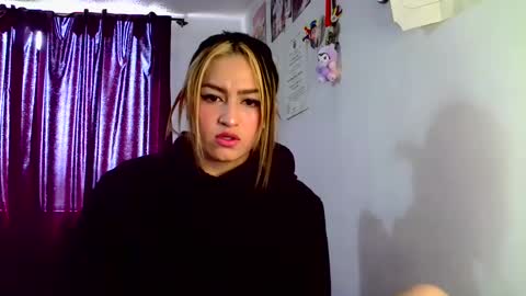 Snapshot of lucycherry__ chatting on 01-14-25, 06:28 LUCIA  online show from 01-14-25, 06:28
