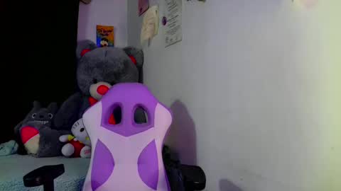 Snapshot of lucycherry__ chatting on 03-08-25, 04:34 LUCIA  online show from 03-08-25, 04:34
