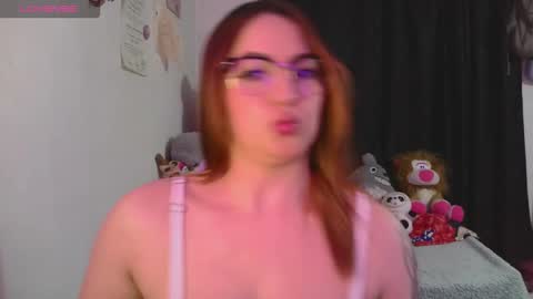 Snapshot of lucycherry__ chatting on 09-16-25, 03:29 LUCIA  online show from 09-16-25, 03:29