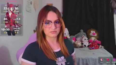 Snapshot of lucycherry__ chatting on 09-18-25, 04:14 LUCIA  online show from 09-18-25, 04:14