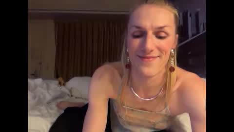 lucyheifer online show from 09-15-25, 01:49