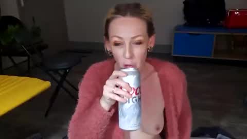 Lucy Loves Lookers online show from 01-01-25, 10:32