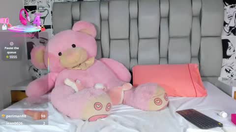 Snapshot of lucyrosse_ chatting on 02-24-25, 02:15 Lucy online show from 02-24-25, 02:15