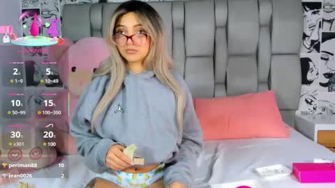 Snapshot of lucyrosse_ chatting on 02-24-25, 05:20 Lucy online show from 02-24-25, 05:20