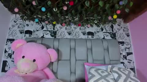 Snapshot of lucyrosse_ chatting on 05-10-26, 11:26 Lucy online show from 05-10-26, 11:26