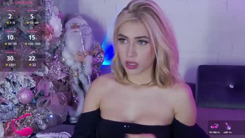 Snapshot of lucyrouse18 chatting on 01-05-25, 11:55 Lucy online show from 01-05-25, 11:55