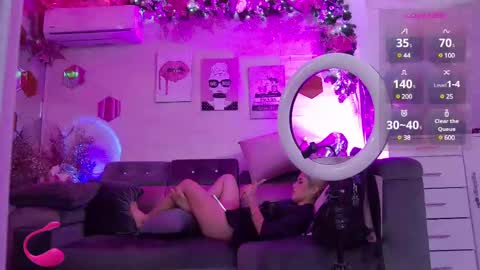 Snapshot of lucyrouse18 chatting on 02-13-25, 04:28 Lucy online show from 02-13-25, 04:28