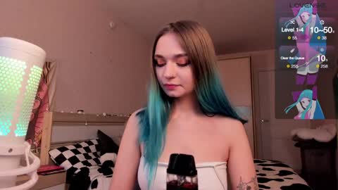 Snapshot of lucysbrain chatting on 12-04-24, 10:35 Lucy online show from 12-04-24, 10:35