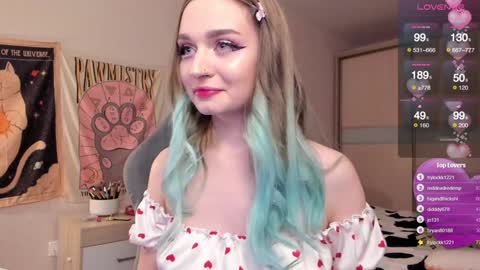 Snapshot of lucysbrain chatting on 02-01-25, 07:55 Lucy online show from 02-01-25, 07:55