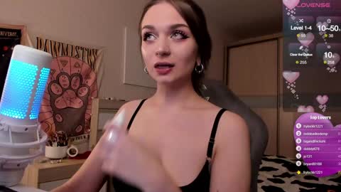 Snapshot of lucysbrain chatting on 02-02-25, 06:42 Lucy online show from 02-02-25, 06:42