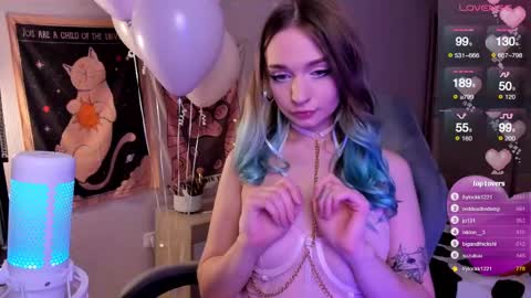 Snapshot of lucysbrain chatting on 02-14-25, 09:32 Lucy online show from 02-14-25, 09:32