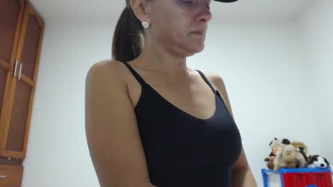I am Luciana Martin... Welcome in my room online show from 02-10-25, 01:01