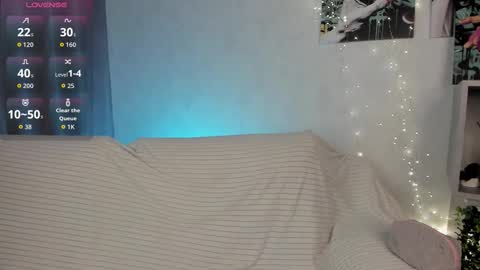 Snapshot of lucyshaw chatting on 09-16-25, 11:22 Lucy online show from 09-16-25, 11:22