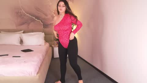 Snapshot of lucyvee chatting on 12-11-24, 05:43 lucyvee online show from 12-11-24, 05:43