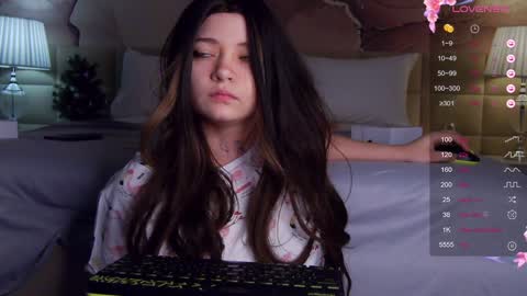 Snapshot of lucyvee chatting on 12-17-24, 01:50 lucyvee online show from 12-17-24, 01:50