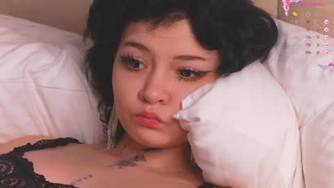 Snapshot of lucyvee chatting on 12-21-24, 05:03 lucyvee online show from 12-21-24, 05:03