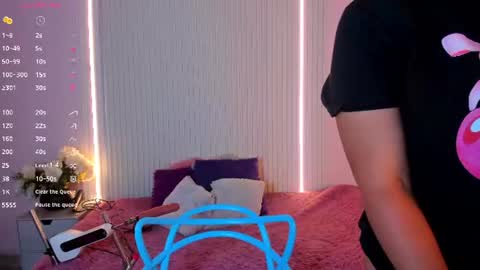 Lucy Wold online show from 07-18-26, 09:51