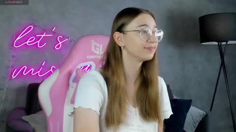Snapshot of lucyy_green chatting on 07-02-26, 12:54 Lucy online show from 07-02-26, 12:54