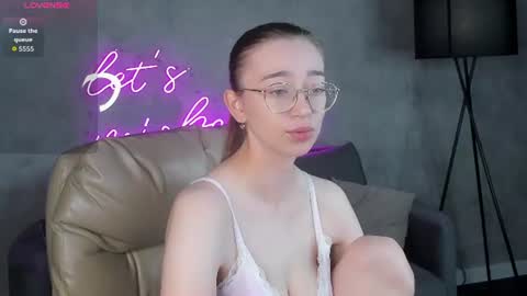 Snapshot of lucyy_green chatting on 07-28-26, 12:40 Lucy online show from 07-28-26, 12:40