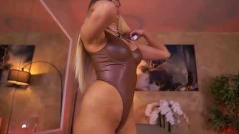 Snapshot of lucyyrosse chatting on 06-18-26, 08:14 LucyRose online show from 06-18-26, 08:14