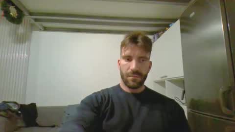 Snapshot of ludovichi chatting on 12-18-25, 06:47 ludovichi online show from 12-18-25, 06:47