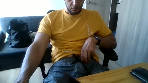 luhizu87871987 online show from 06-17-26, 07:37