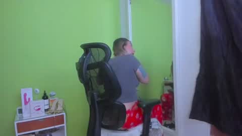 luigi0004 online show from 07-30-26, 02:21