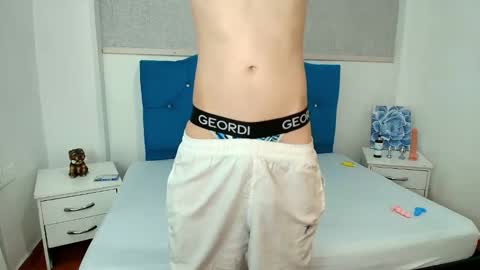 Snapshot of luigimarchetti chatting on 11-27-25, 08:33 luigimarchetti online show from 11-27-25, 08:33