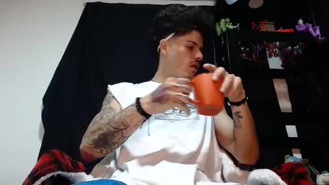 Snapshot of luis_as chatting on 01-06-26, 09:13 Luis AS online show from 01-06-26, 09:13