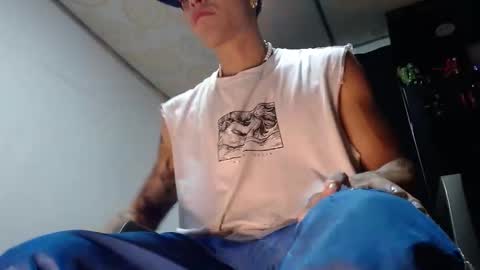 Snapshot of luis_as chatting on 01-14-26, 11:42 Luis AS online show from 01-14-26, 11:42