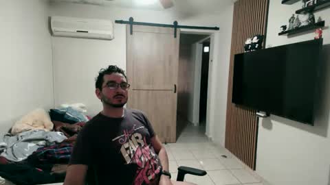 luis_flr online show from 02-01-26, 03:10