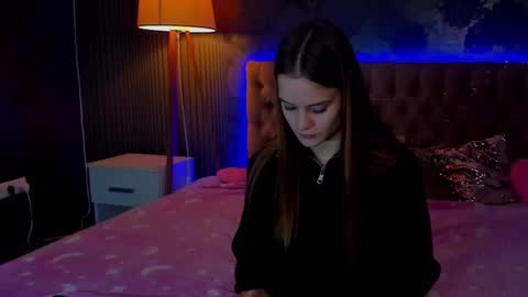 LuisaClover online show from 11-30-25, 12:53