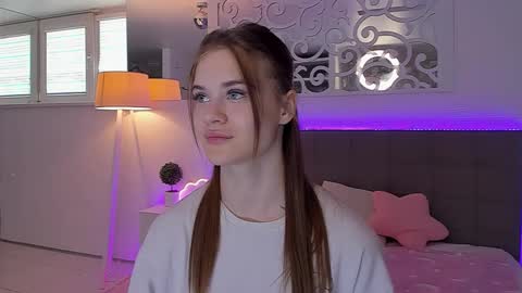 Snapshot of luisaclover chatting on 05-23-26, 01:15 LuisaClover online show from 05-23-26, 01:15