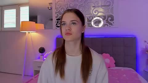 Snapshot of luisaclover chatting on 05-28-26, 12:24 LuisaClover online show from 05-28-26, 12:24