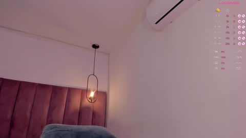 Snapshot of luisah_ chatting on 12-21-24, 08:21 L U I S A online show from 12-21-24, 08:21