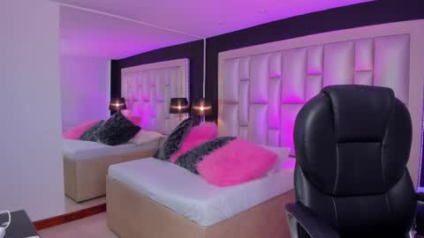 Snapshot of luisajonnes_ chatting on 12-16-25, 09:36 Luisa online show from 12-16-25, 09:36