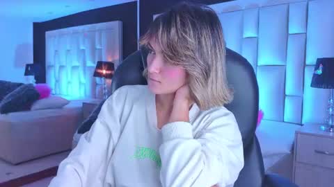Luisa  online show from 07-28-26, 02:13