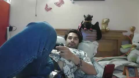 Snapshot of luismiastarot chatting on 10-22-25, 02:12 luismiastarot online show from 10-22-25, 02:12