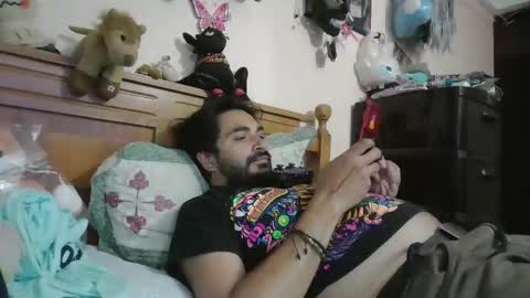 Snapshot of luismiastarot chatting on 11-10-25, 02:54 luismiastarot online show from 11-10-25, 02:54